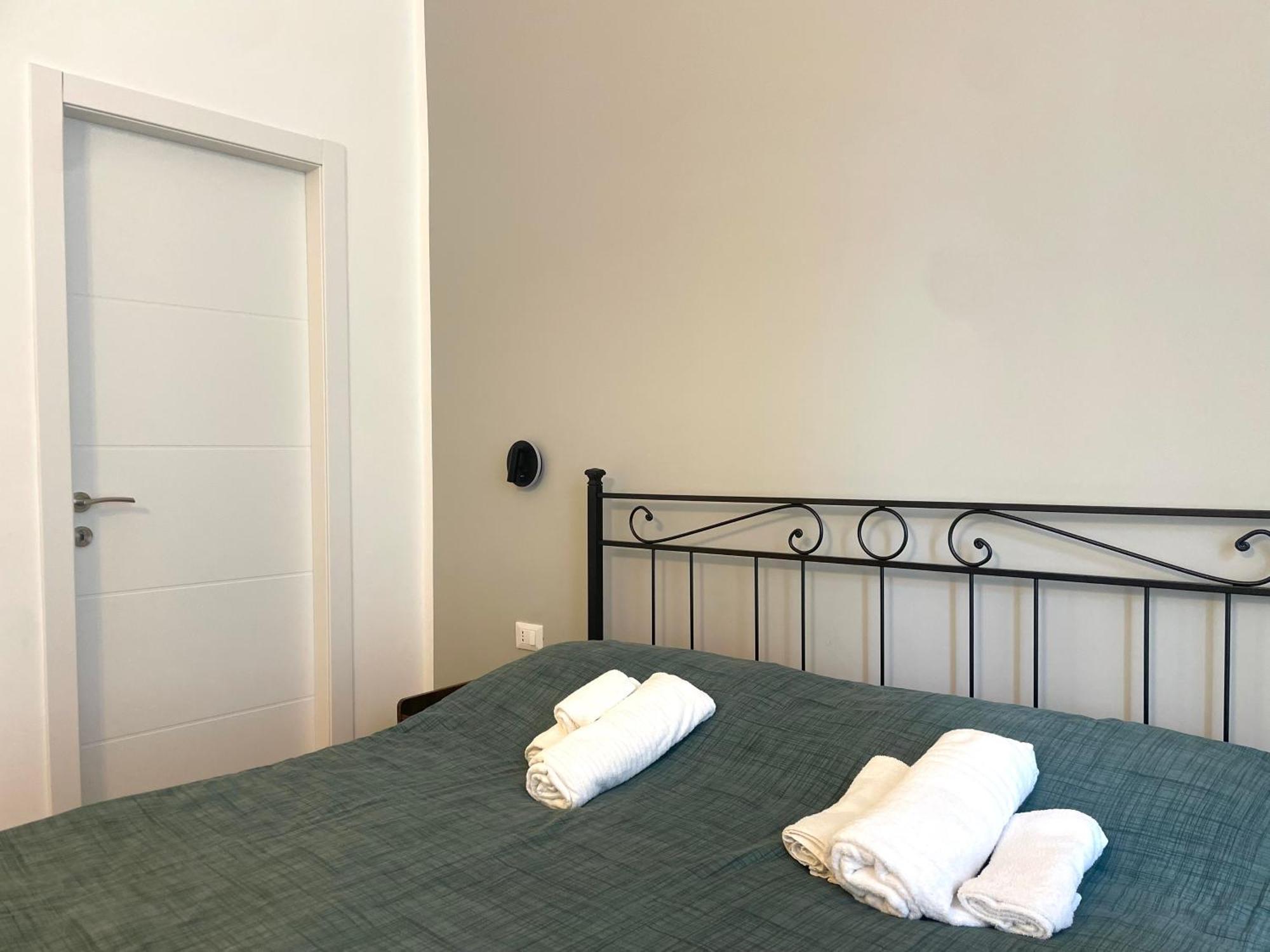 Biffi 2 - Garbatella Rooms Рим Екстер'єр фото
